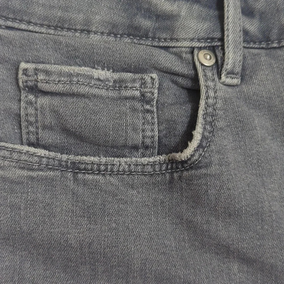 LOFT Fresh Cut Curvy Skinny Jeans, Color Light Wash Gray Size 6/28 - Picture 5 of 16